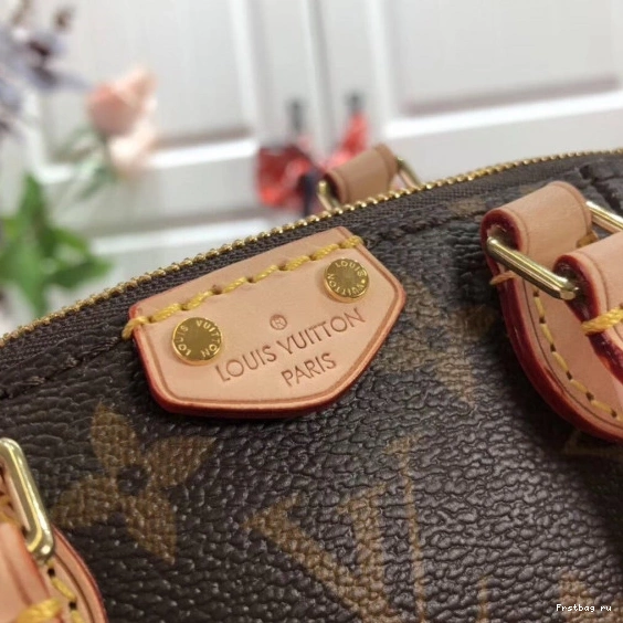 First bag ru PM TURENNE Louis Vuitton 0715